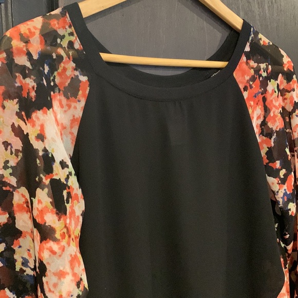 Xhilaration Tops - Xhilaration Sz S